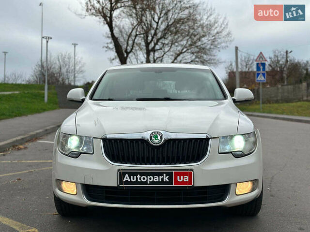 Білий Шкода Суперб, об'ємом двигуна 1.8 л та пробігом 230 тис. км за 8190 $, фото 9 на Automoto.ua