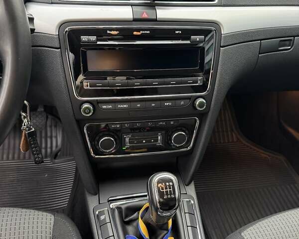 Белый Шкода Суперб, объемом двигателя 1.8 л и пробегом 109 тыс. км за 10500 $, фото 37 на Automoto.ua