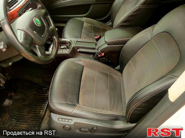 Белый Шкода Суперб, объемом двигателя 1.8 л и пробегом 230 тыс. км за 7900 $, фото 7 на Automoto.ua