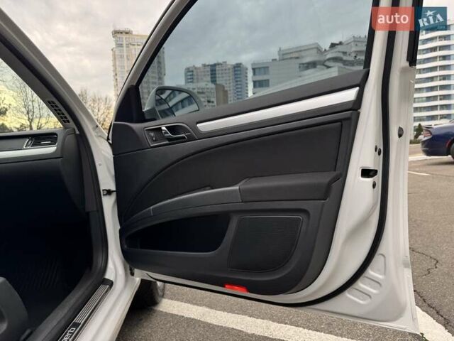 Белый Шкода Суперб, объемом двигателя 1.8 л и пробегом 109 тыс. км за 10500 $, фото 23 на Automoto.ua
