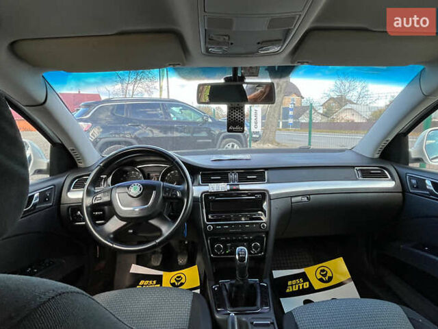 Шкода Суперб 2012 у Коломые на Automoto.ua Білий Шкода Суперб, об'ємом двигуна 1.97 л та пробігом 254 тис. км за 9200 $, фото 7 на Automoto.ua
