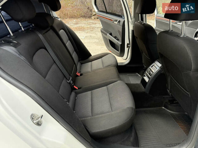 Білий Шкода Суперб, об'ємом двигуна 1.97 л та пробігом 280 тис. км за 12000 $, фото 10 на Automoto.ua