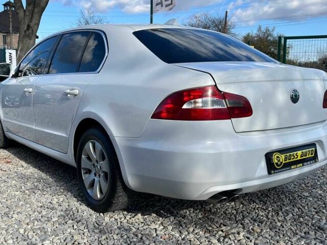 Шкода Суперб 2012 у Коломые на Automoto.ua Білий Шкода Суперб, об'ємом двигуна 2 л та пробігом 254 тис. км за 9200 $, фото 5 на Automoto.ua