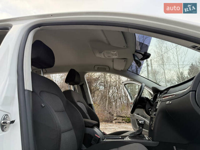 Білий Шкода Суперб, об'ємом двигуна 1.97 л та пробігом 280 тис. км за 12000 $, фото 25 на Automoto.ua