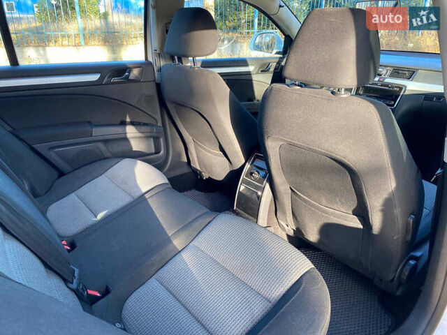 Белый Шкода Суперб, объемом двигателя 1.8 л и пробегом 238 тыс. км за 8999 $, фото 23 на Automoto.ua