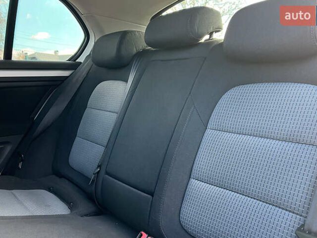 Шкода Суперб 2012 у Коломые на Automoto.ua Білий Шкода Суперб, об'ємом двигуна 1.97 л та пробігом 254 тис. км за 9200 $, фото 21 на Automoto.ua