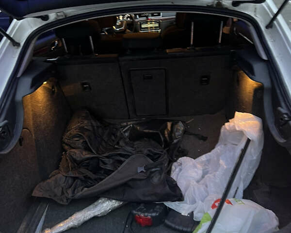 Білий Шкода Суперб, об'ємом двигуна 1.8 л та пробігом 156 тис. км за 8000 $, фото 10 на Automoto.ua
