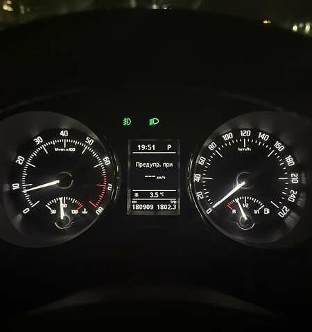 Белый Шкода Суперб, объемом двигателя 1.78 л и пробегом 180 тыс. км за 8600 $, фото 8 на Automoto.ua