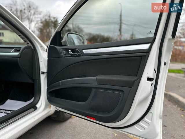 Білий Шкода Суперб, об'ємом двигуна 1.8 л та пробігом 230 тис. км за 8190 $, фото 34 на Automoto.ua