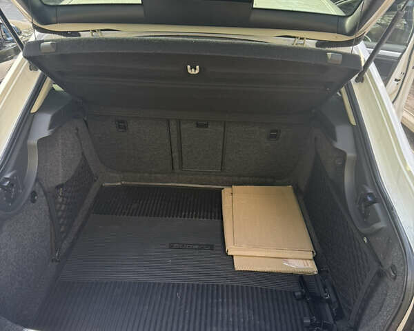 Білий Шкода Суперб, об'ємом двигуна 1.8 л та пробігом 250 тис. км за 9400 $, фото 9 на Automoto.ua