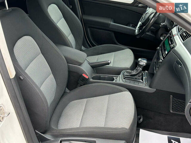 Білий Шкода Суперб, об'ємом двигуна 1.8 л та пробігом 230 тис. км за 8190 $, фото 33 на Automoto.ua