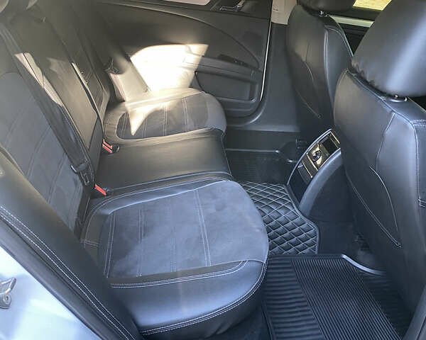 Белый Шкода Суперб, объемом двигателя 1.8 л и пробегом 250 тыс. км за 10800 $, фото 17 на Automoto.ua