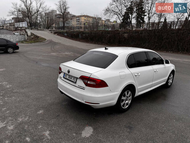 Белый Шкода Суперб, объемом двигателя 1.8 л и пробегом 428 тыс. км за 8999 $, фото 5 на Automoto.ua