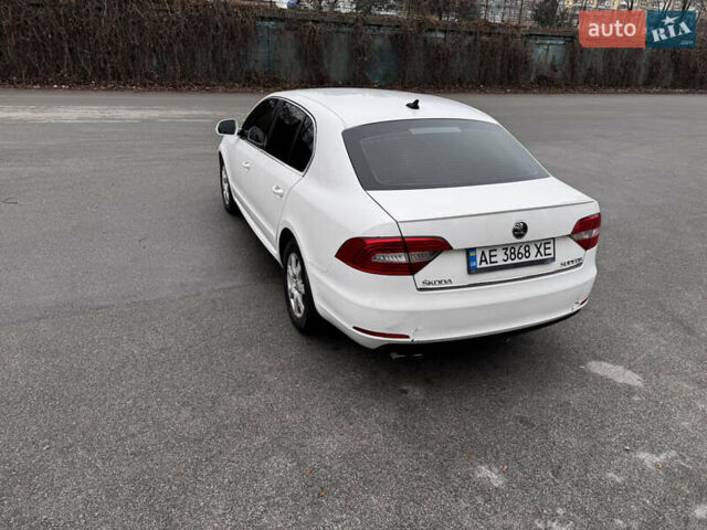 Белый Шкода Суперб, объемом двигателя 1.8 л и пробегом 428 тыс. км за 8999 $, фото 4 на Automoto.ua