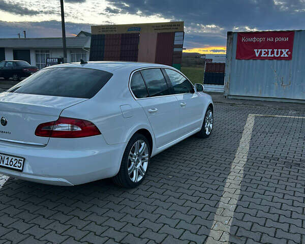 Шкода Суперб 2013 у Чернівцях на Automoto.ua Білий Шкода Суперб, об'ємом двигуна 1.8 л та пробігом 170 тис. км за 11800 $, фото 3 на Automoto.ua