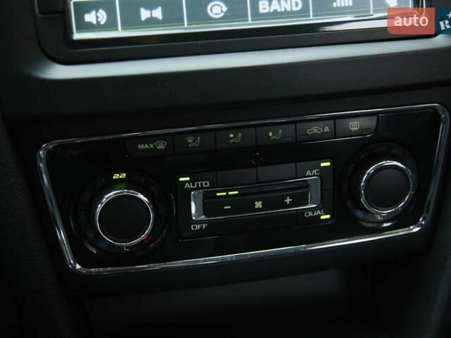 Белый Шкода Суперб, объемом двигателя 1.8 л и пробегом 162 тыс. км за 11500 $, фото 16 на Automoto.ua