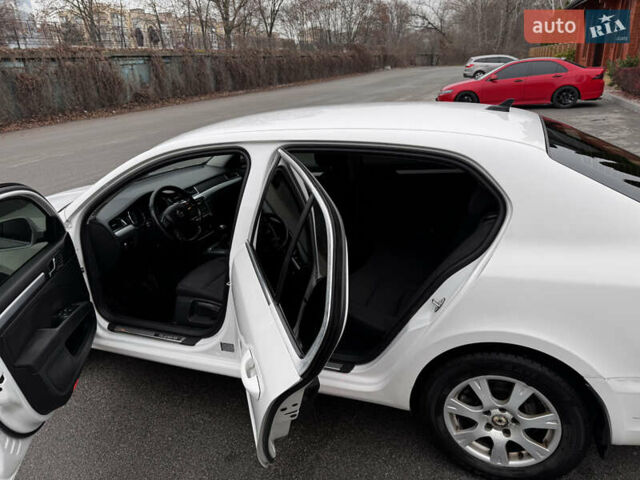 Белый Шкода Суперб, объемом двигателя 1.8 л и пробегом 428 тыс. км за 8999 $, фото 8 на Automoto.ua