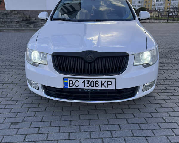 Белый Шкода Суперб, объемом двигателя 1.97 л и пробегом 298 тыс. км за 10200 $, фото 1 на Automoto.ua