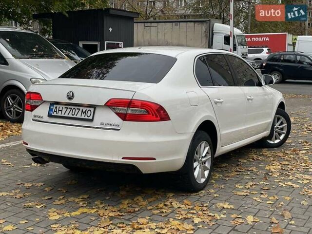 Шкода Суперб 2013 у Дніпро (Дніпропетровську) на Automoto.ua Білий Шкода Суперб, об'ємом двигуна 1.8 л та пробігом 300 тис. км за 8700 $, фото 3 на Automoto.ua