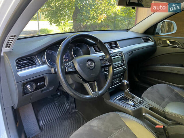 Белый Шкода Суперб, объемом двигателя 1.8 л и пробегом 250 тыс. км за 10800 $, фото 24 на Automoto.ua