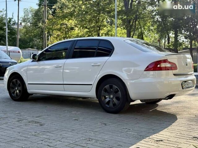 Белый Шкода Суперб, объемом двигателя 1.8 л и пробегом 160 тыс. км за 10500 $, фото 14 на Automoto.ua