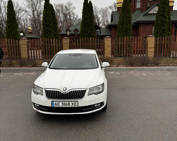Белый Шкода Суперб, объемом двигателя 1.8 л и пробегом 428 тыс. км за 8999 $, фото 7 на Automoto.ua