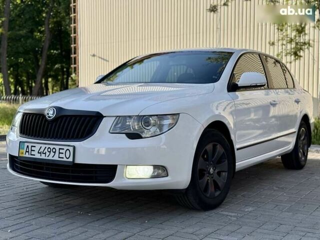 Белый Шкода Суперб, объемом двигателя 1.8 л и пробегом 160 тыс. км за 10500 $, фото 3 на Automoto.ua