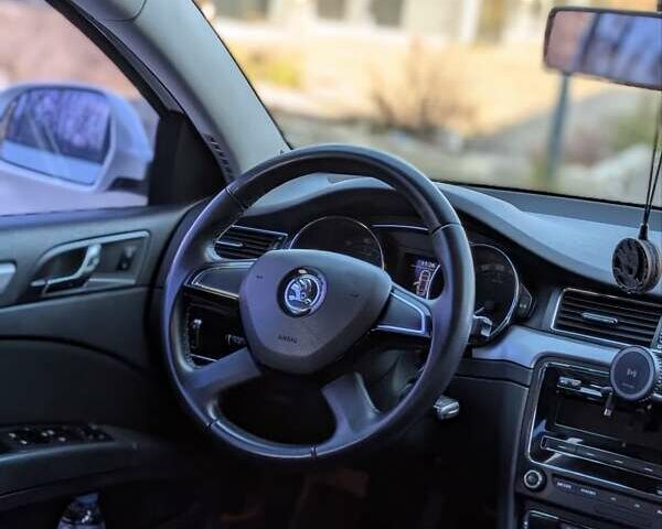 Белый Шкода Суперб, объемом двигателя 1.8 л и пробегом 140 тыс. км за 11300 $, фото 26 на Automoto.ua