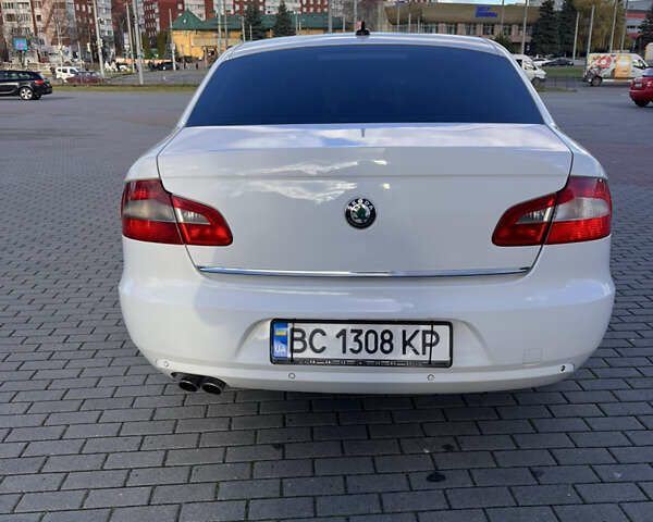 Белый Шкода Суперб, объемом двигателя 1.97 л и пробегом 298 тыс. км за 10200 $, фото 5 на Automoto.ua