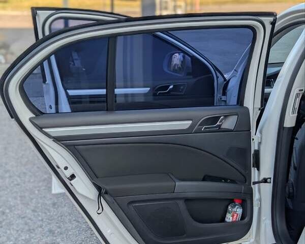 Белый Шкода Суперб, объемом двигателя 1.8 л и пробегом 140 тыс. км за 11300 $, фото 17 на Automoto.ua