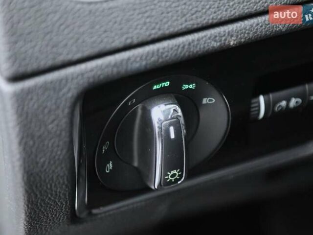 Белый Шкода Суперб, объемом двигателя 1.8 л и пробегом 162 тыс. км за 11500 $, фото 19 на Automoto.ua