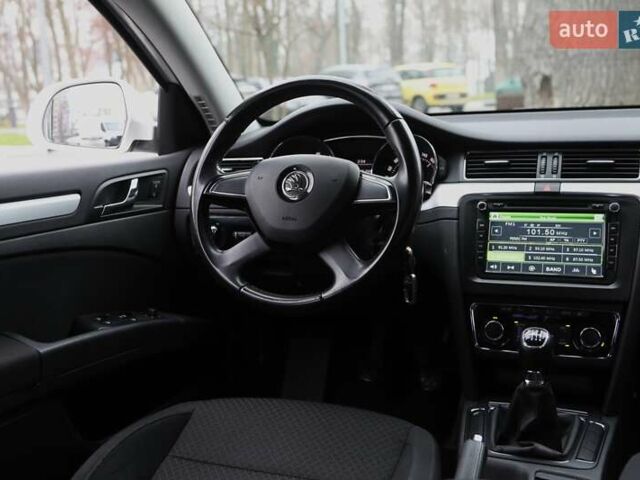 Белый Шкода Суперб, объемом двигателя 1.8 л и пробегом 162 тыс. км за 11500 $, фото 10 на Automoto.ua