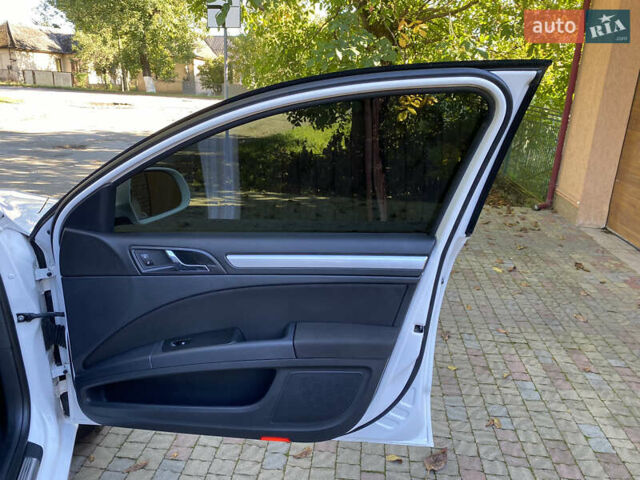 Белый Шкода Суперб, объемом двигателя 1.8 л и пробегом 250 тыс. км за 10800 $, фото 16 на Automoto.ua