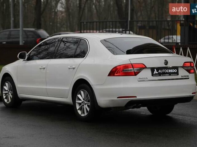 Белый Шкода Суперб, объемом двигателя 1.8 л и пробегом 162 тыс. км за 11500 $, фото 5 на Automoto.ua