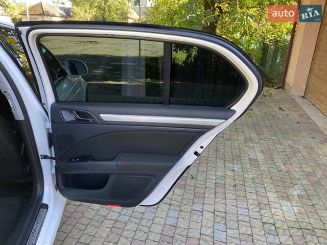 Белый Шкода Суперб, объемом двигателя 1.8 л и пробегом 250 тыс. км за 10800 $, фото 18 на Automoto.ua