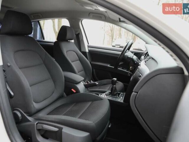 Белый Шкода Суперб, объемом двигателя 1.8 л и пробегом 162 тыс. км за 11500 $, фото 9 на Automoto.ua