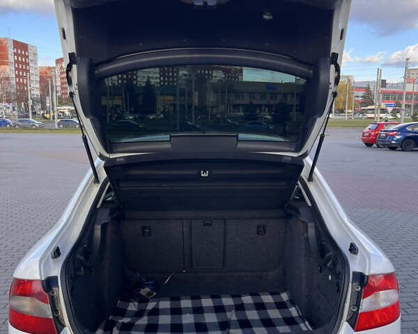 Белый Шкода Суперб, объемом двигателя 1.97 л и пробегом 298 тыс. км за 10200 $, фото 9 на Automoto.ua