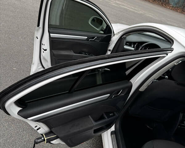 Белый Шкода Суперб, объемом двигателя 1.8 л и пробегом 428 тыс. км за 8999 $, фото 13 на Automoto.ua