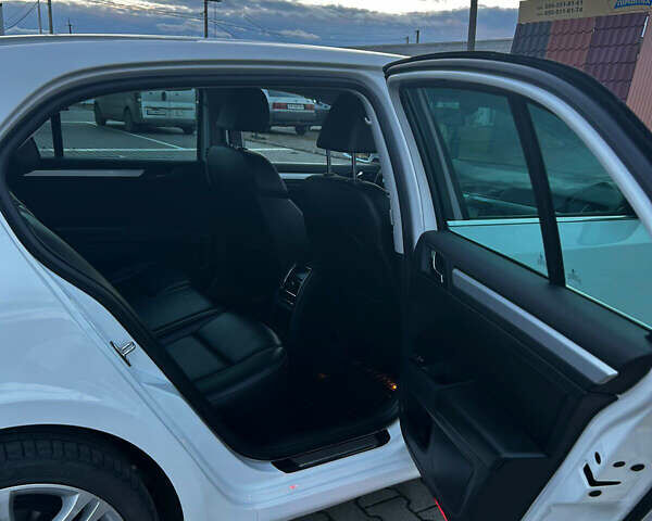 Шкода Суперб 2013 у Чернівцях на Automoto.ua Білий Шкода Суперб, об'ємом двигуна 1.8 л та пробігом 170 тис. км за 11800 $, фото 18 на Automoto.ua