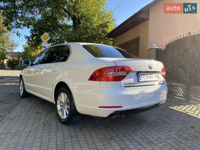 Белый Шкода Суперб, объемом двигателя 1.8 л и пробегом 259 тыс. км за 10700 $, фото 1 на Automoto.ua