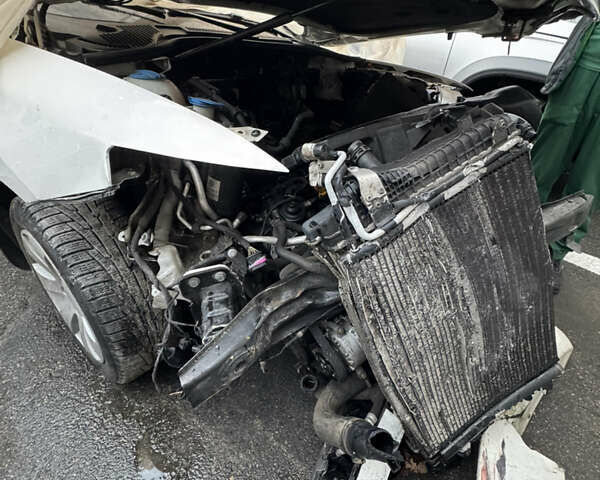 Шкода Суперб 2013 в Киеве на Automoto.ua Белый Шкода Суперб, объемом двигателя 1.97 л и пробегом 150 тыс. км за 3500 $, фото 6 на Automoto.ua