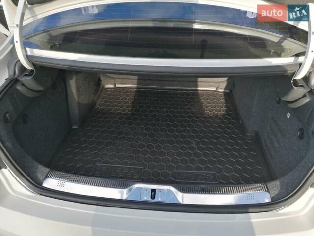 Білий Шкода Суперб, об'ємом двигуна 1.8 л та пробігом 162 тис. км за 11700 $, фото 6 на Automoto.ua