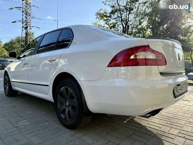 Белый Шкода Суперб, объемом двигателя 1.8 л и пробегом 160 тыс. км за 10500 $, фото 13 на Automoto.ua