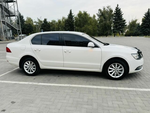 Білий Шкода Суперб, об'ємом двигуна 1.8 л та пробігом 299 тис. км за 8999 $, фото 7 на Automoto.ua