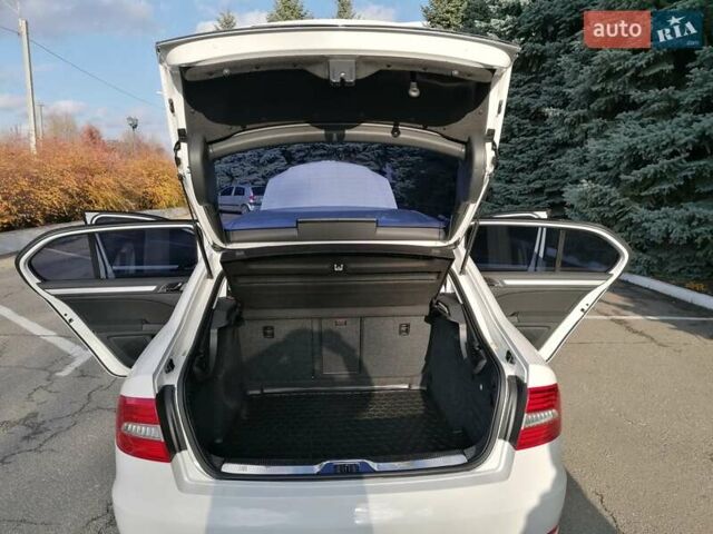 Білий Шкода Суперб, об'ємом двигуна 1.8 л та пробігом 162 тис. км за 11700 $, фото 8 на Automoto.ua