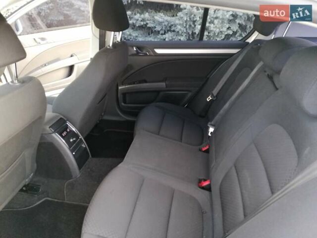 Білий Шкода Суперб, об'ємом двигуна 1.8 л та пробігом 162 тис. км за 11700 $, фото 12 на Automoto.ua