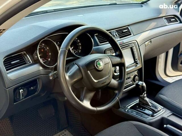 Белый Шкода Суперб, объемом двигателя 1.8 л и пробегом 160 тыс. км за 10500 $, фото 17 на Automoto.ua