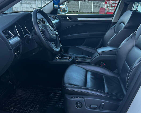 Шкода Суперб 2013 у Чернівцях на Automoto.ua Білий Шкода Суперб, об'ємом двигуна 1.8 л та пробігом 170 тис. км за 11800 $, фото 10 на Automoto.ua