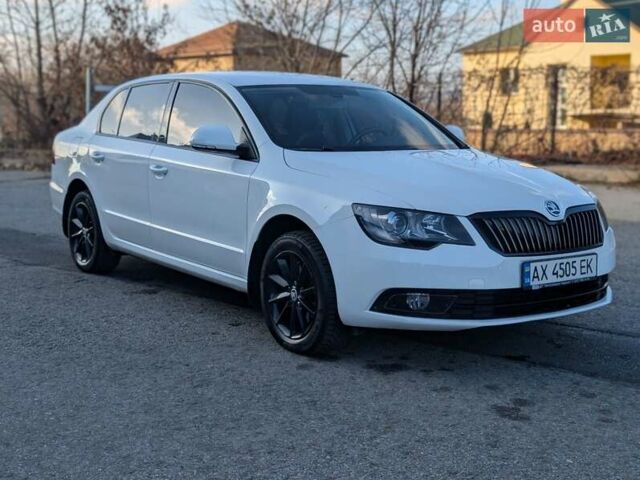 Белый Шкода Суперб, объемом двигателя 1.8 л и пробегом 140 тыс. км за 11300 $, фото 3 на Automoto.ua