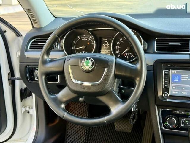 Белый Шкода Суперб, объемом двигателя 1.8 л и пробегом 160 тыс. км за 10500 $, фото 26 на Automoto.ua